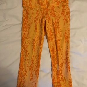 Under Armour Cropped Leggings